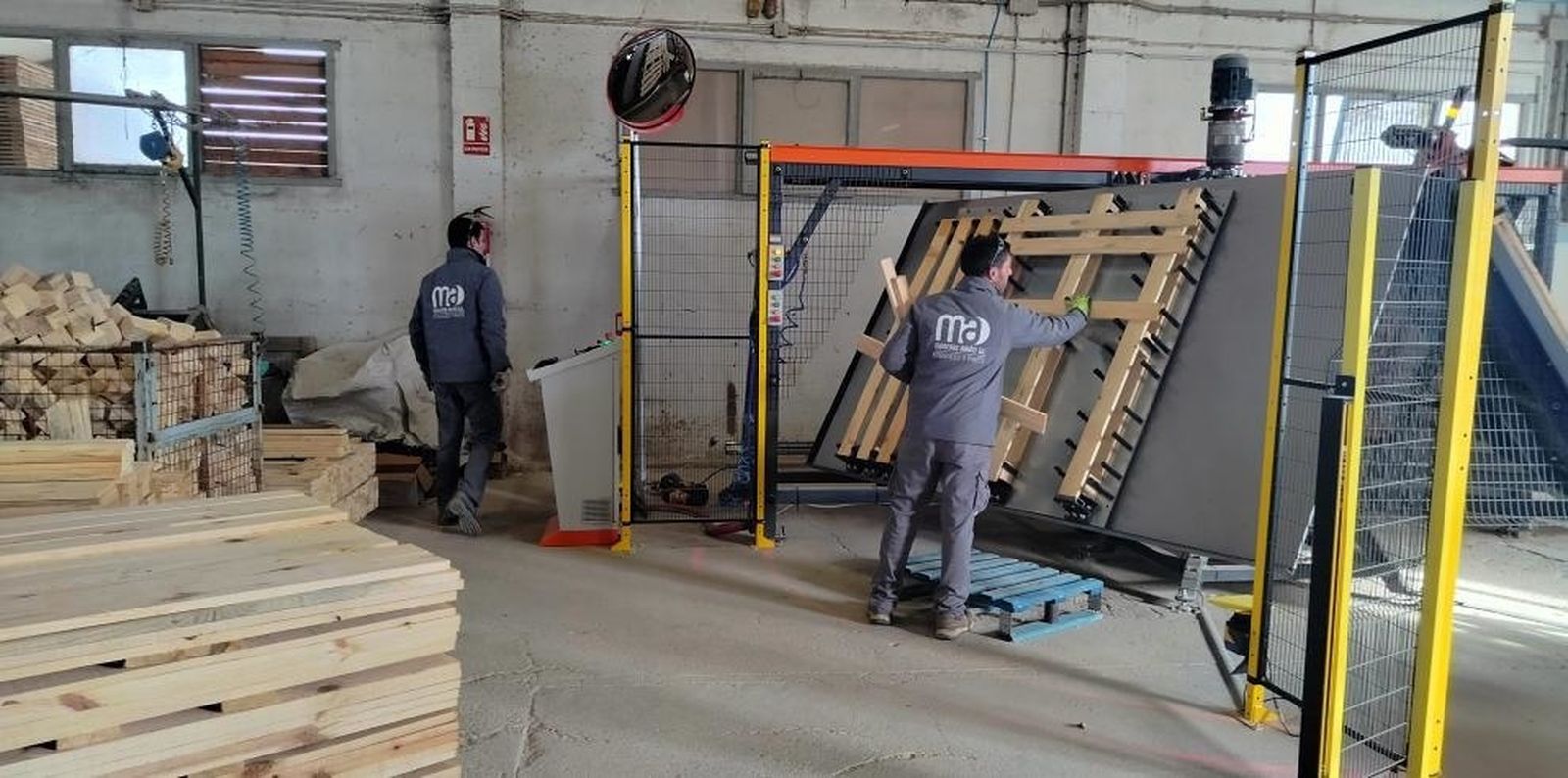 Trabajadores realizando su labor