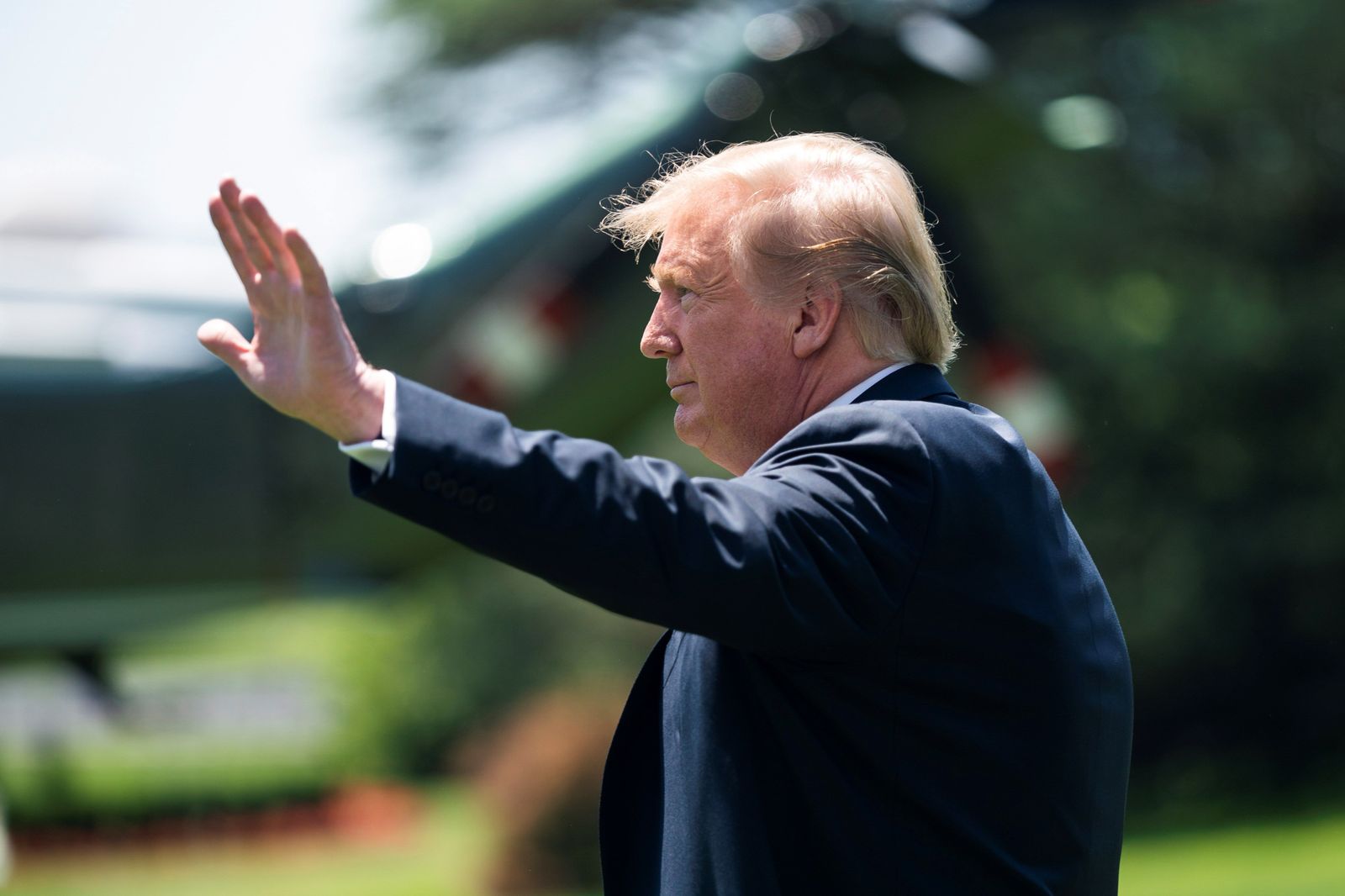 Trump pone su nombre a un trofeo de sumo y asistirá a un combate en su visita a Japón