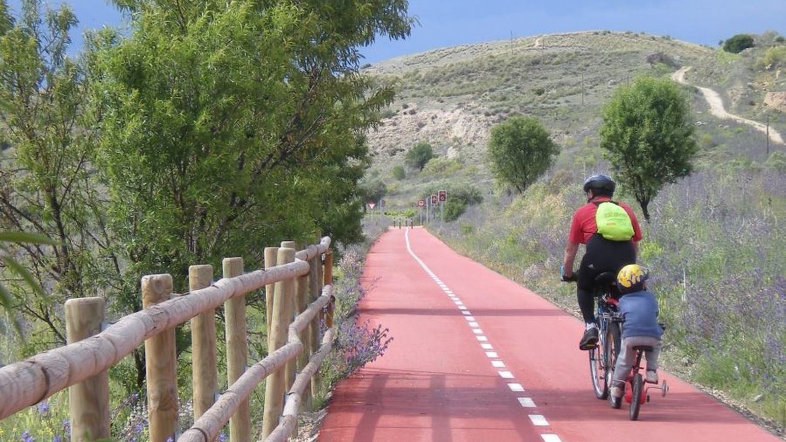 Recorriendo un tramo de la Vía Verde del Tajuña