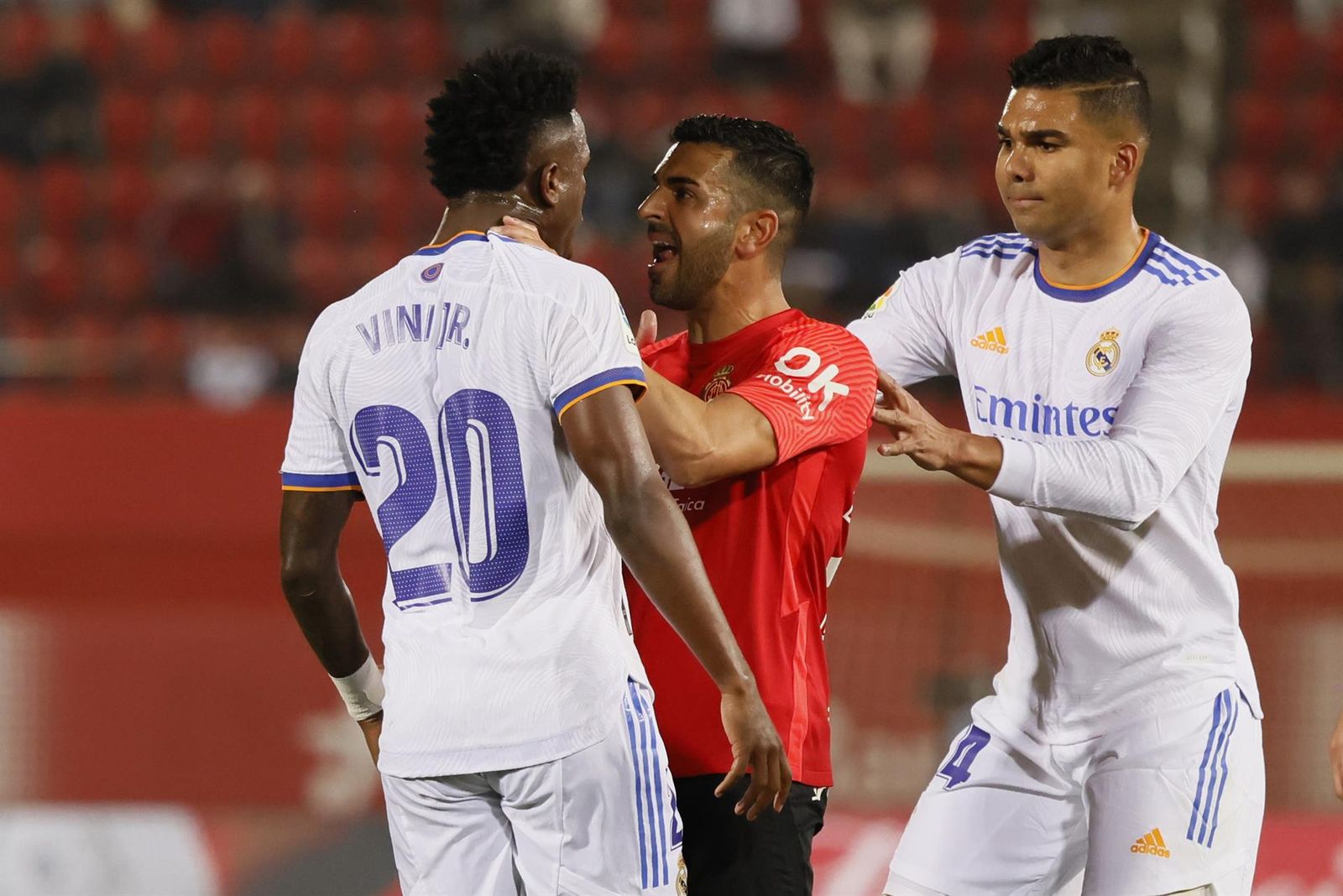 Vinicius y Casemiro ante el Mallorca