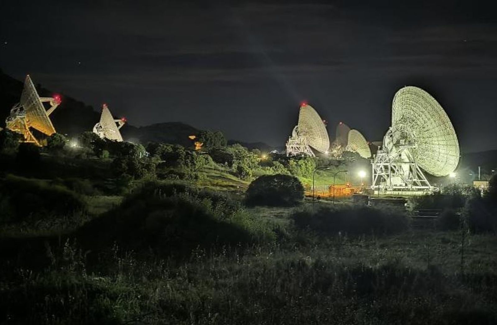 Las seis antenas de la estación INTA-NASA de Robledo de Chavela alineadas en 2024