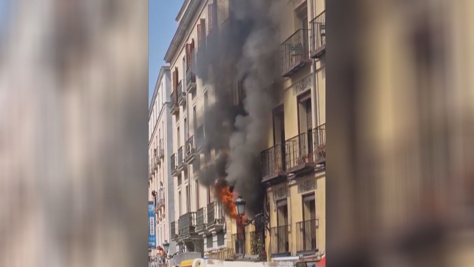 Incendio en un edificio de la calle Mayor