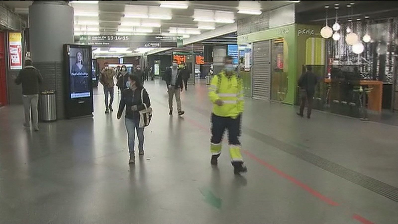 Escasa afluencia de viajeros en Atocha y más controles policiales