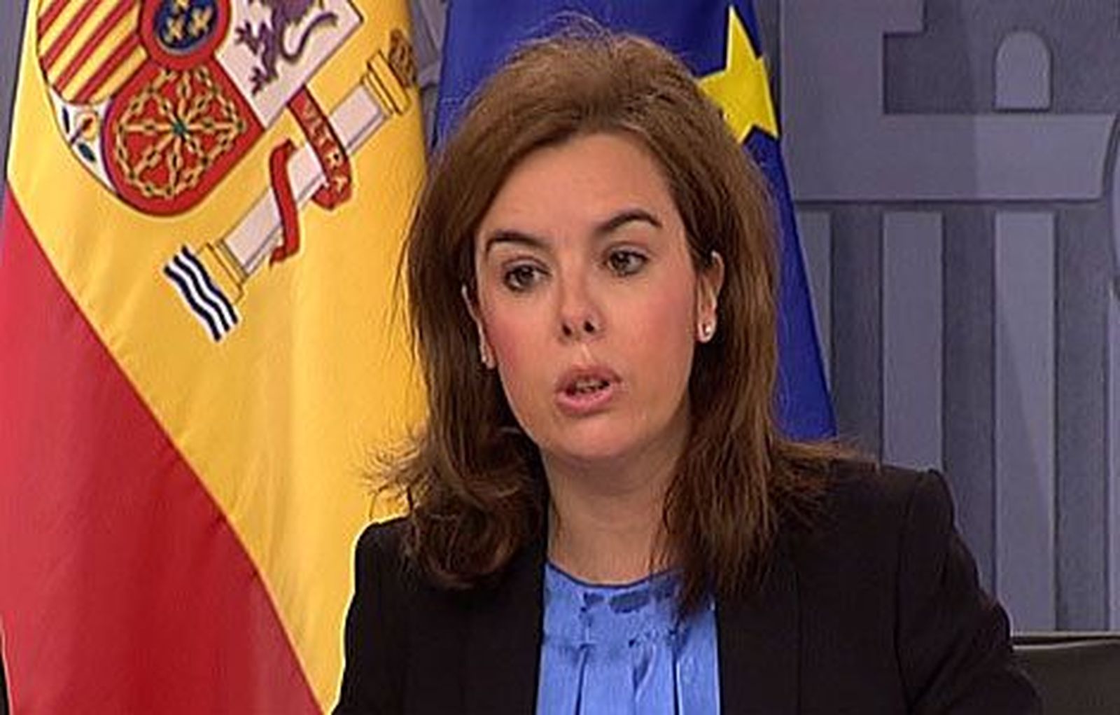 Sáenz de Santamaría respeta y acata el archivo de su escrache