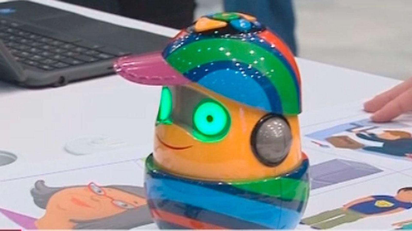 SIMO une educación y tecnología con realidad aumentada y robots interactivos