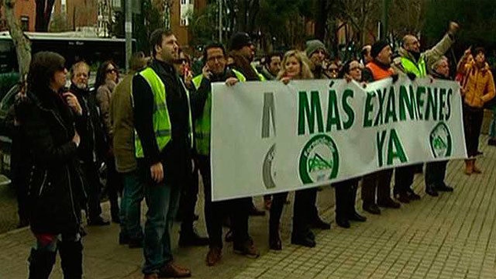 Las autoescuelas madrileñas exigen a Tráfico más examinadores y medios