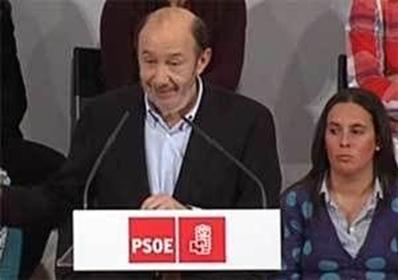 Rubalcaba se postula a liderar el PSOE  con un proyecto de "cambio y unidad"