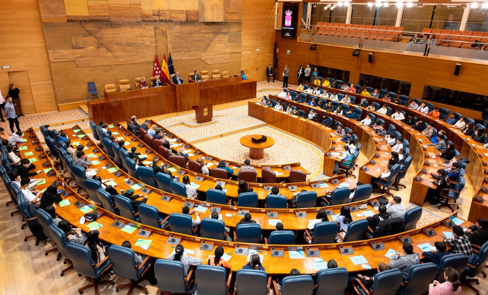 128 escolares de Primaria convertidos en diputados por un día