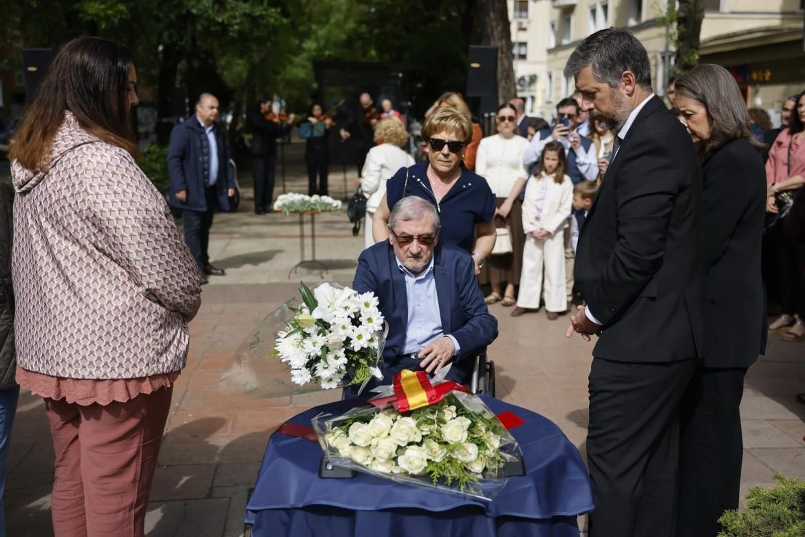 La Comunidad de Madrid rinde homenaje a las víctimas del atentado terrorista en Juan Bravo en su 40º aniversario