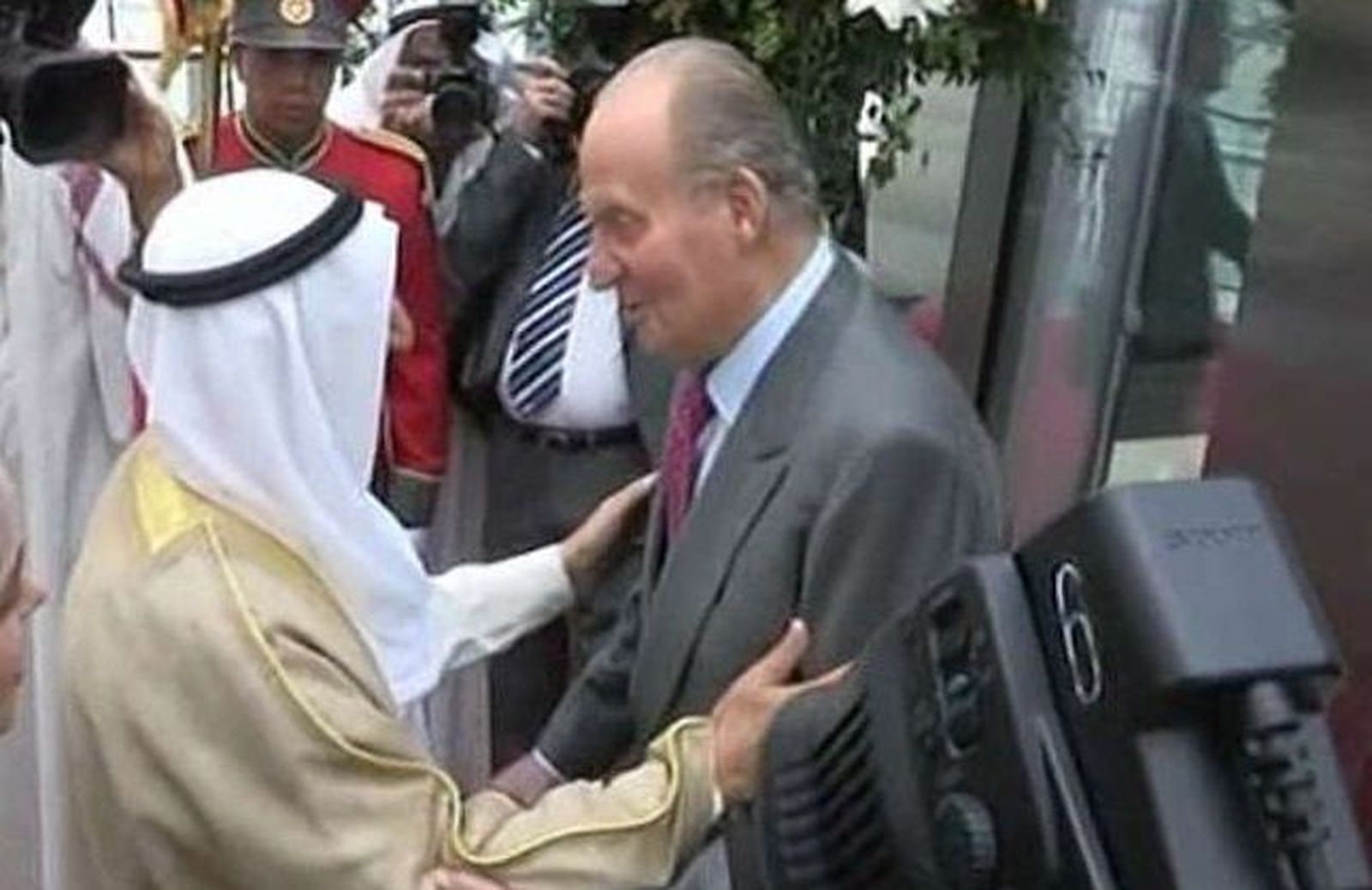 Emiratos, el destino favorito y más seguro para Don Juan Carlos