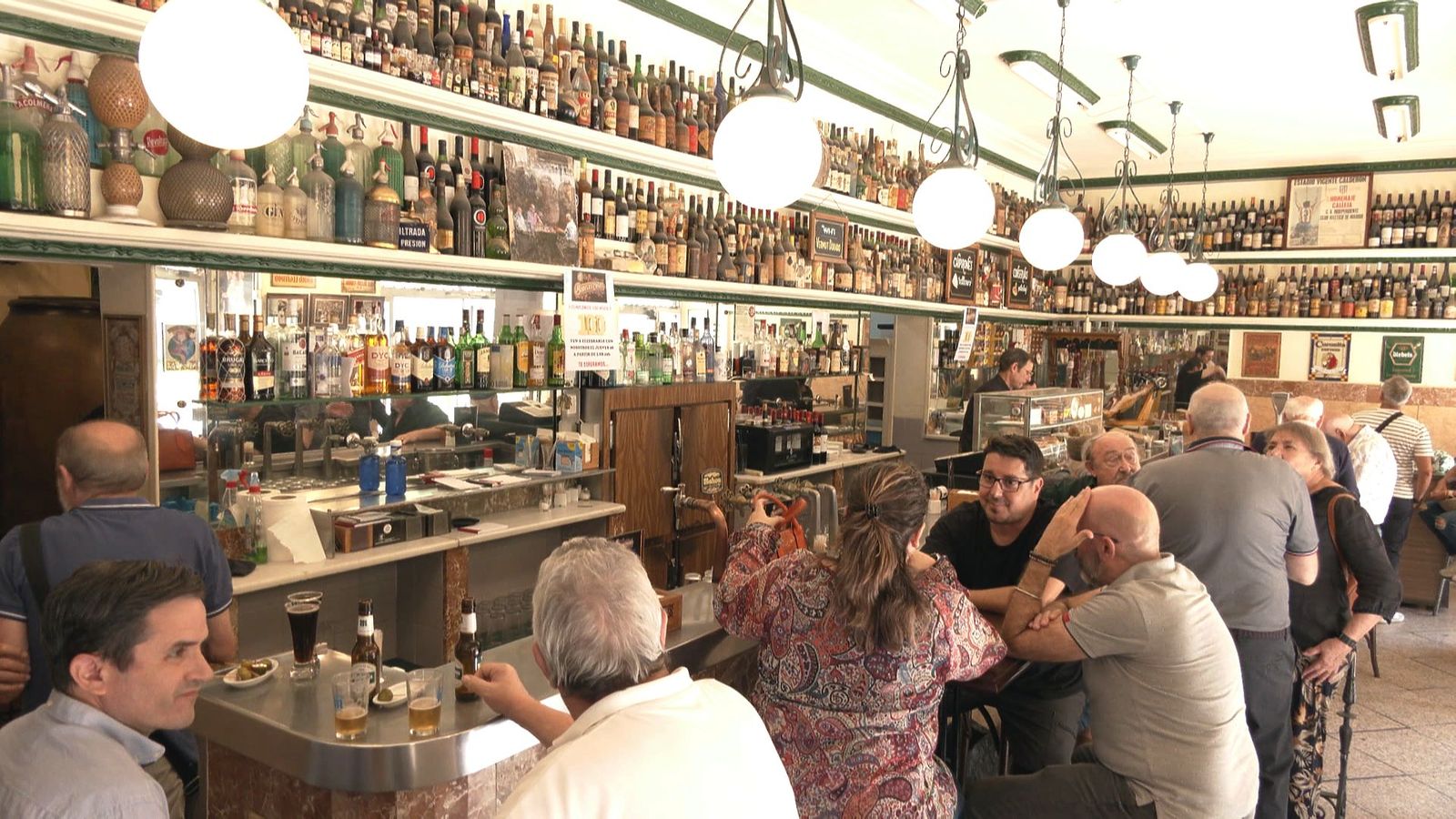 'Bodegas Casas' celebra su centenario por todo lo alto