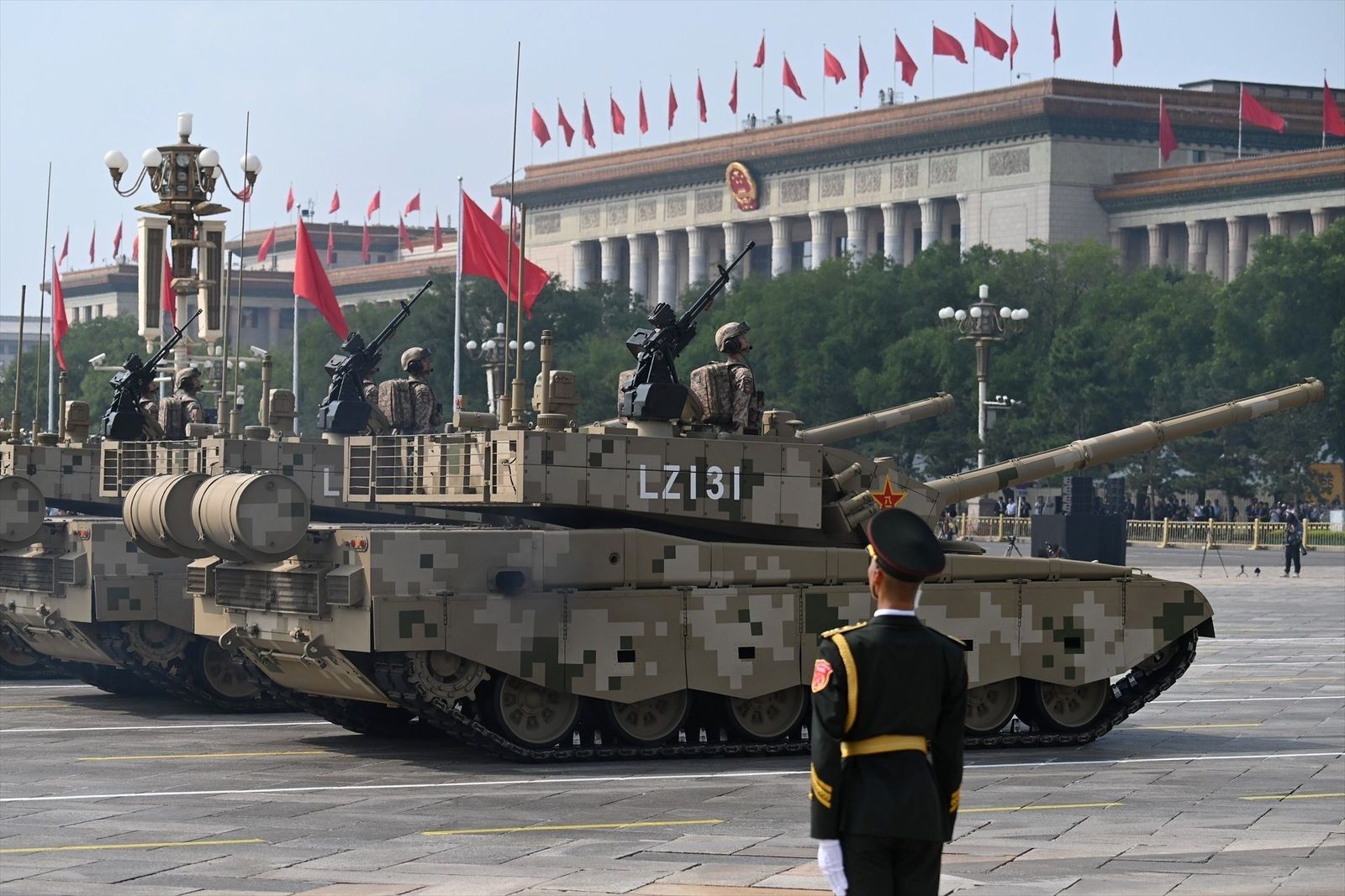 China exhibe al mundo su poder militar en el mayor desfile de su historia