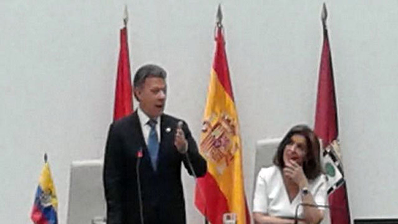 El presidente de Colombia, José Manuel Santos con la alcaldesa de Madrid,  Ana Botella