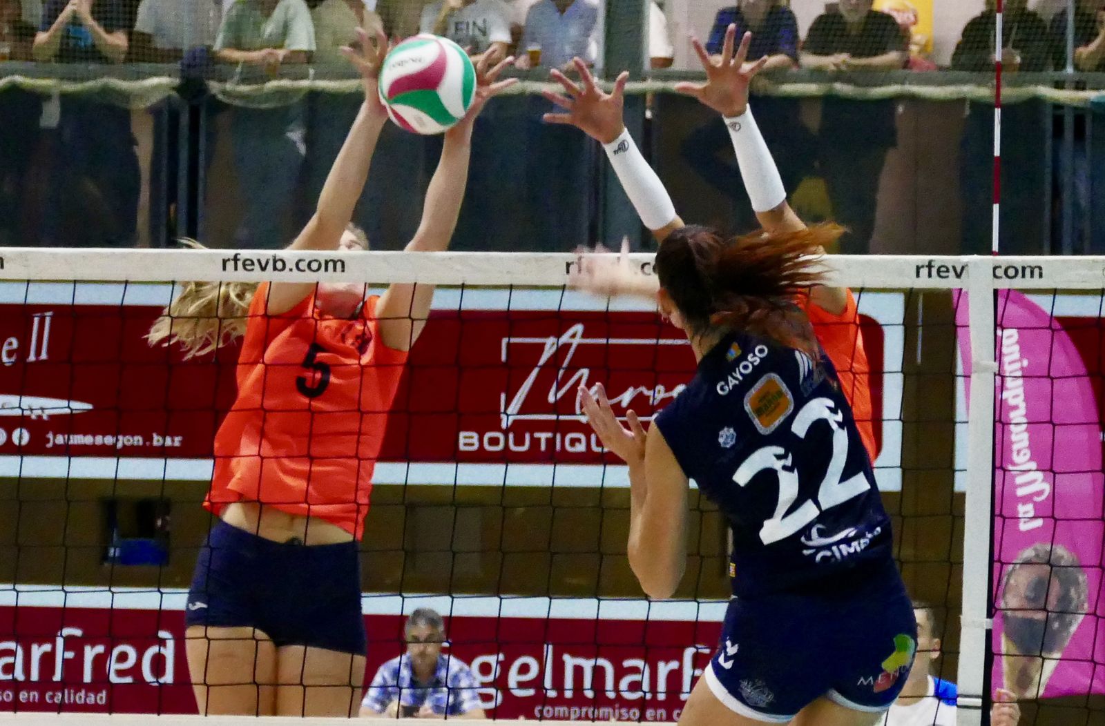 Voleibol Madrid Chamberí ante el Avarca Menorca