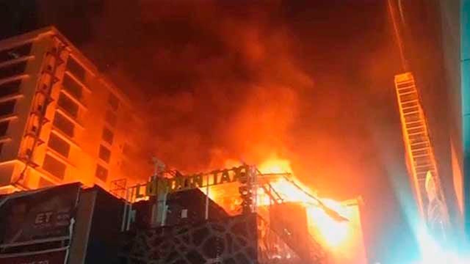 Al menos 14 muertos por un incendio en un restaurante en Bombay
