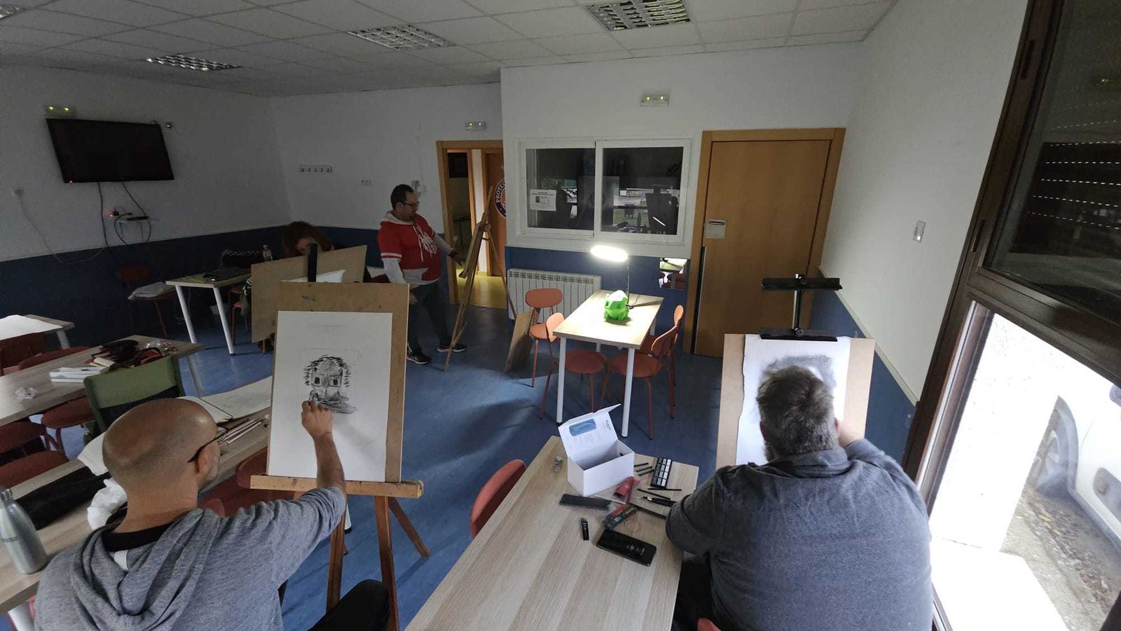 Participantes en el curso de pintura y dibujo de Ambite