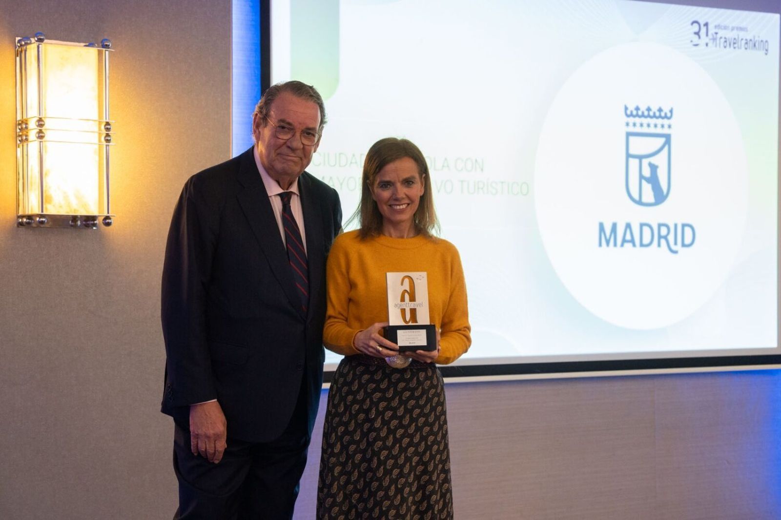 Almudena Maíllo recoge el premio a Madrid como la ciudad española con mayor atractivo turístico para los agentes de viaje