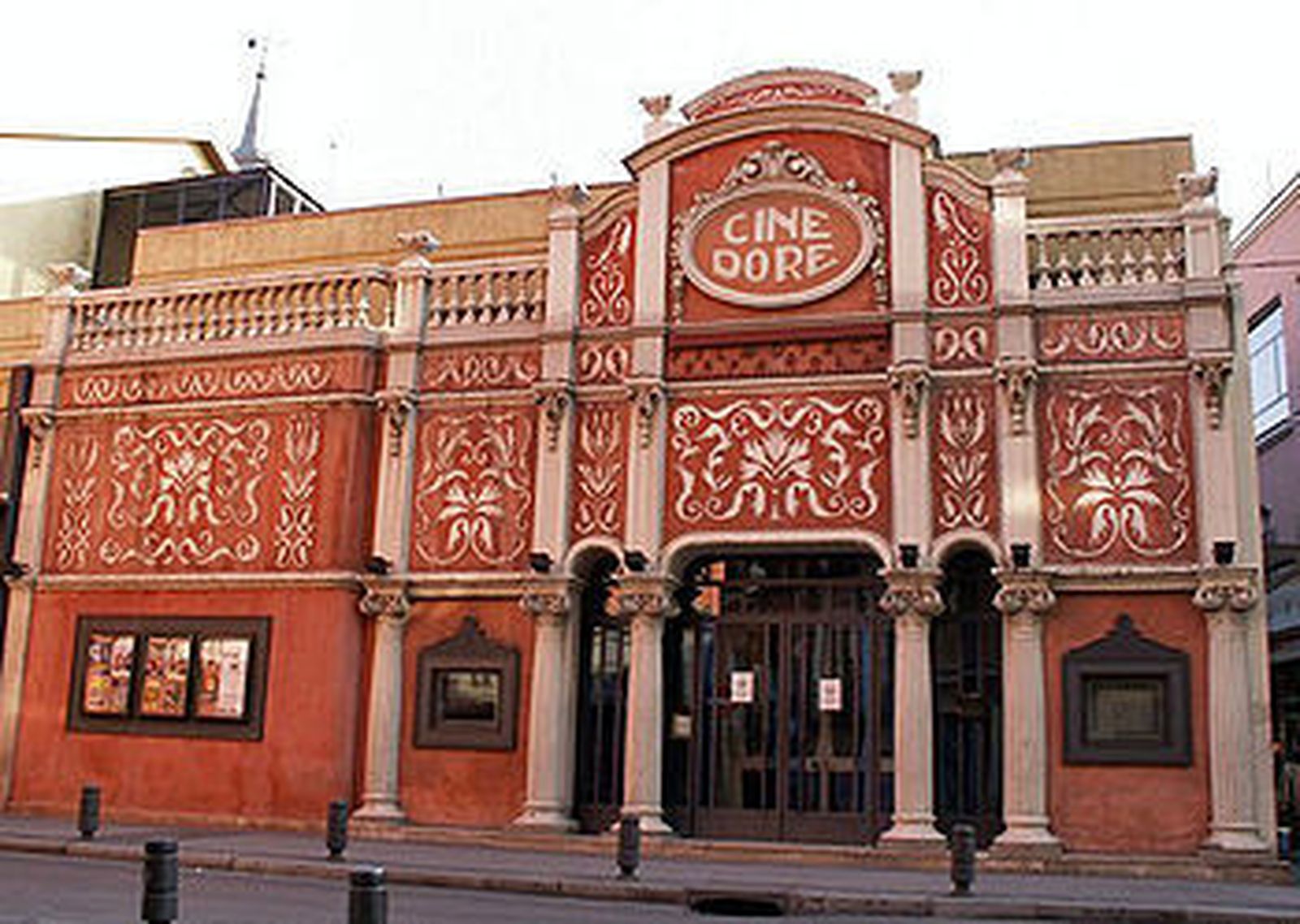 cine-dore