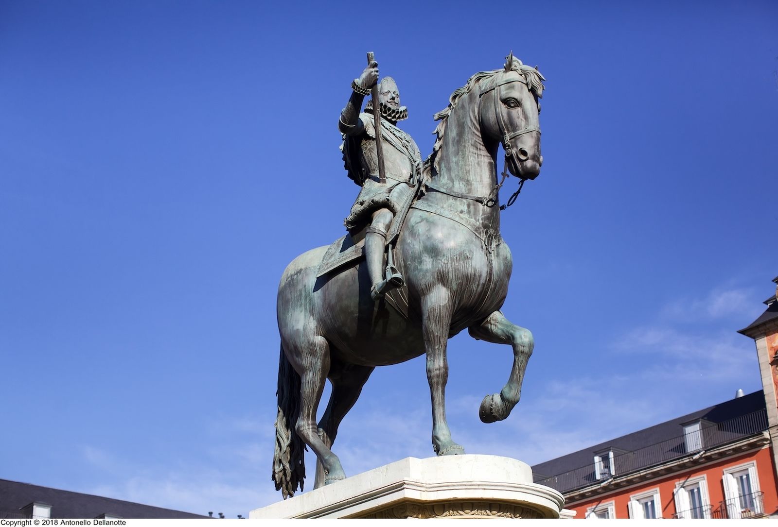 Estatua de Felipe III en la Plaza Mayor de Madrid
