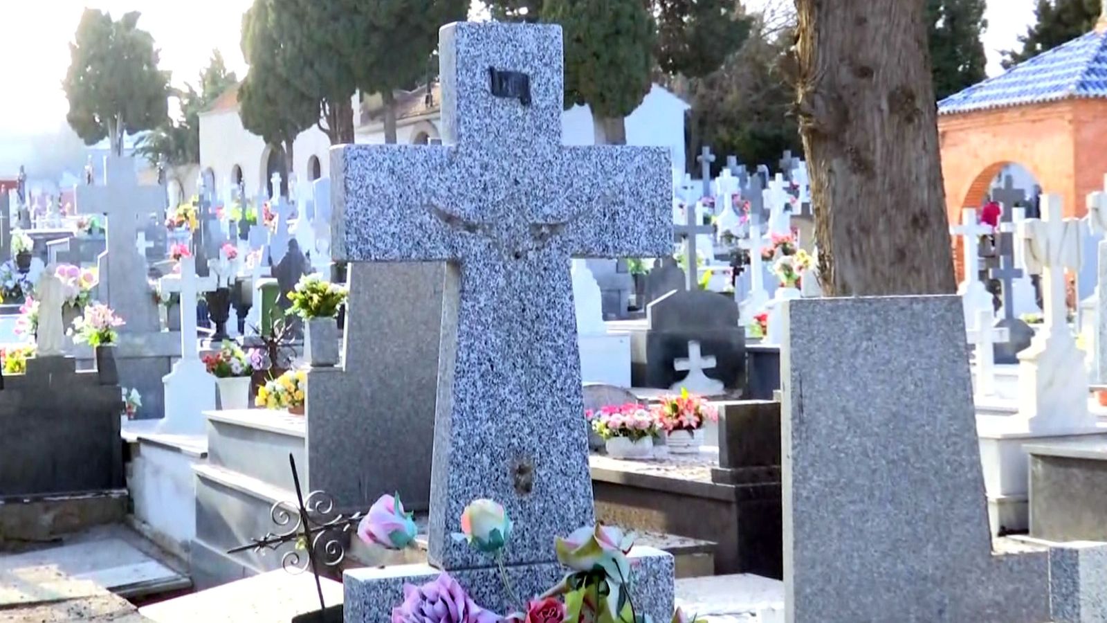 Una treintena de tumbas han sido profanadas en el cementerio de Ciempozuelos