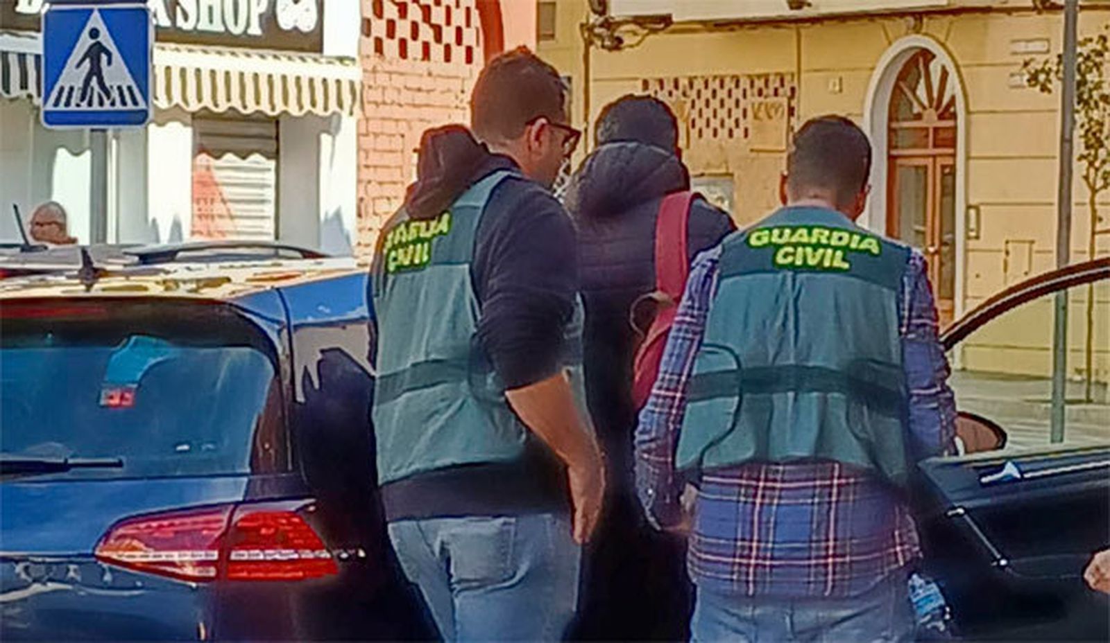 La Guardia Civil detiene en Ceuta y Valencia a dos yihadistas por su radicalización