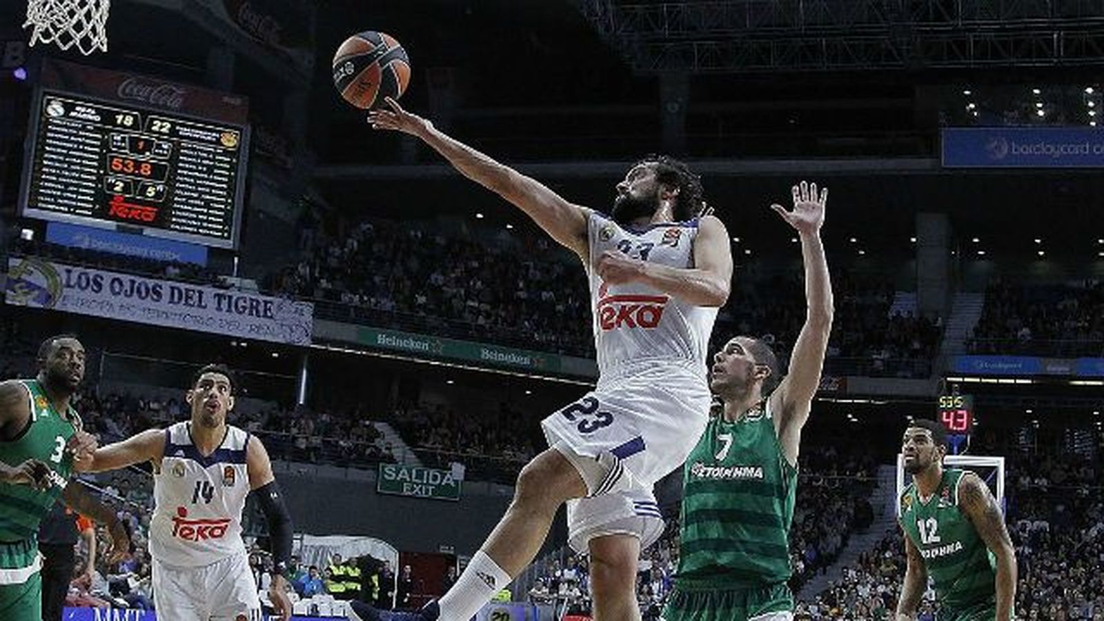 La vuelta de Llull rearma al Madrid ante el tercer partido contra el PAO