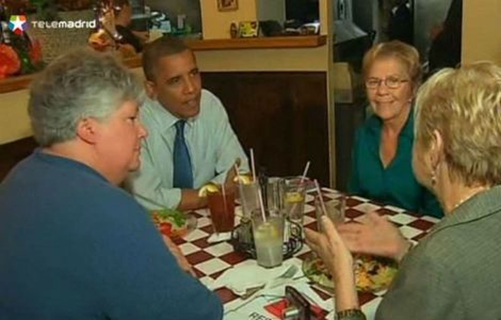 Obama alerta de que no se puede confiar en su rival y Romney apela a las familias