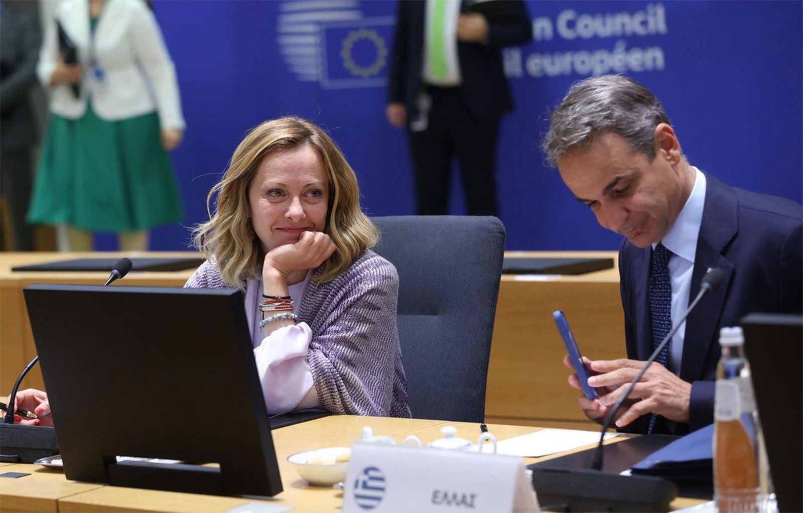 Los líderes de la UE pactan la renovación de cargos sin el "sí" de Meloni