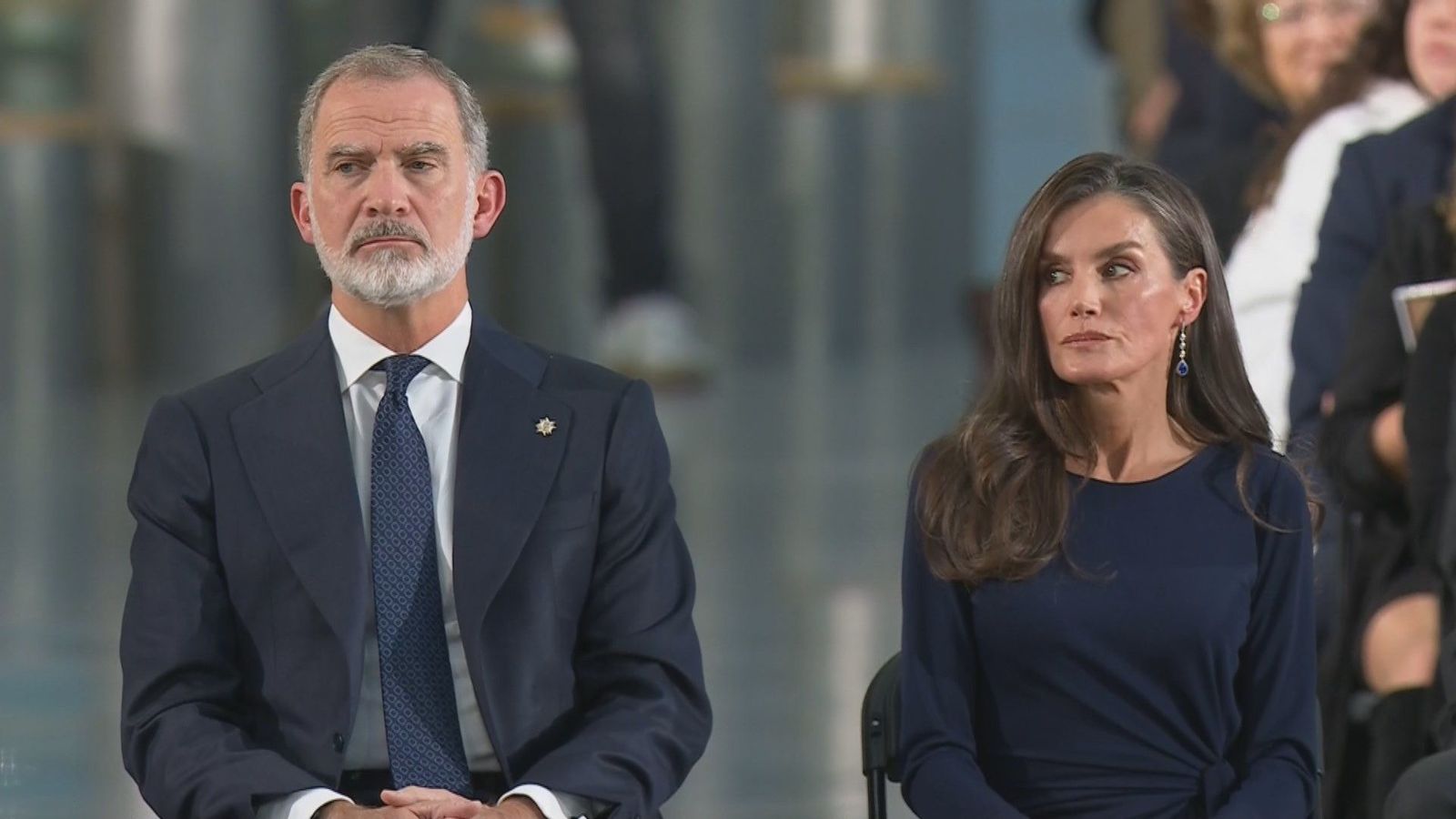Felipe VI a los familiares de las víctimas: "La reina y yo estamos con vosotros"