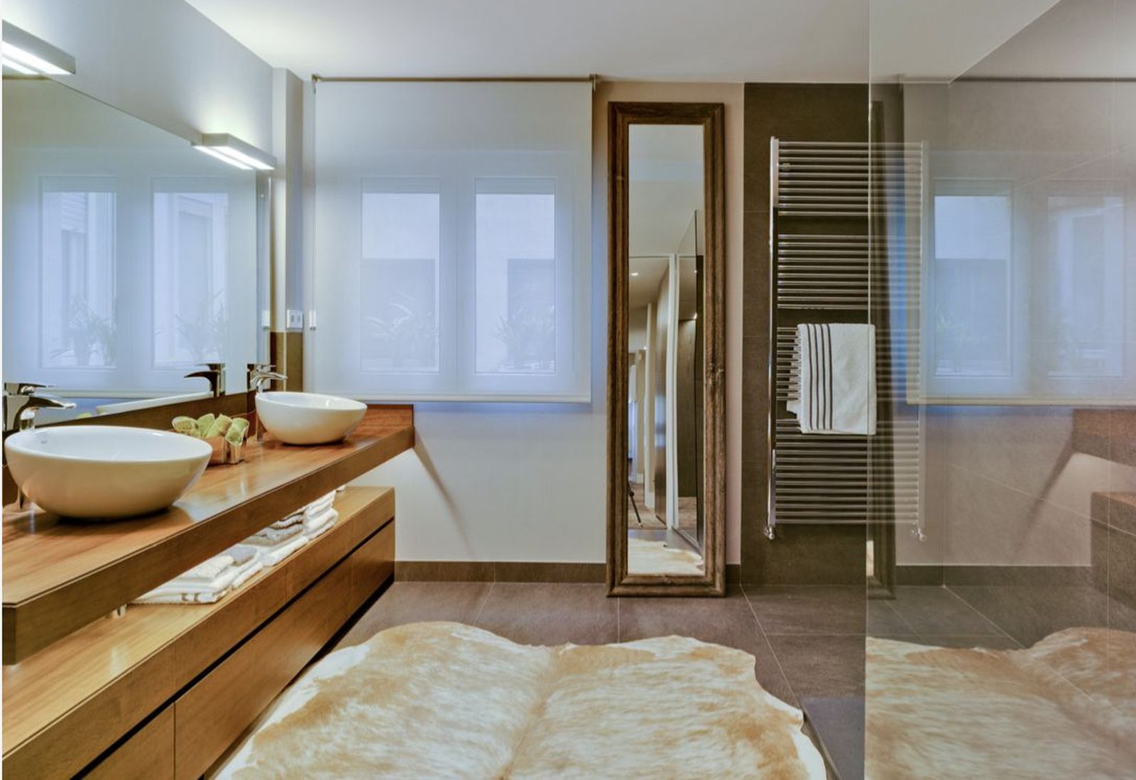 Sin olvidar los preciosos cuartos de baño... Y todo esto, en pleno Paseo de la Castellana. ¡Un lujo!