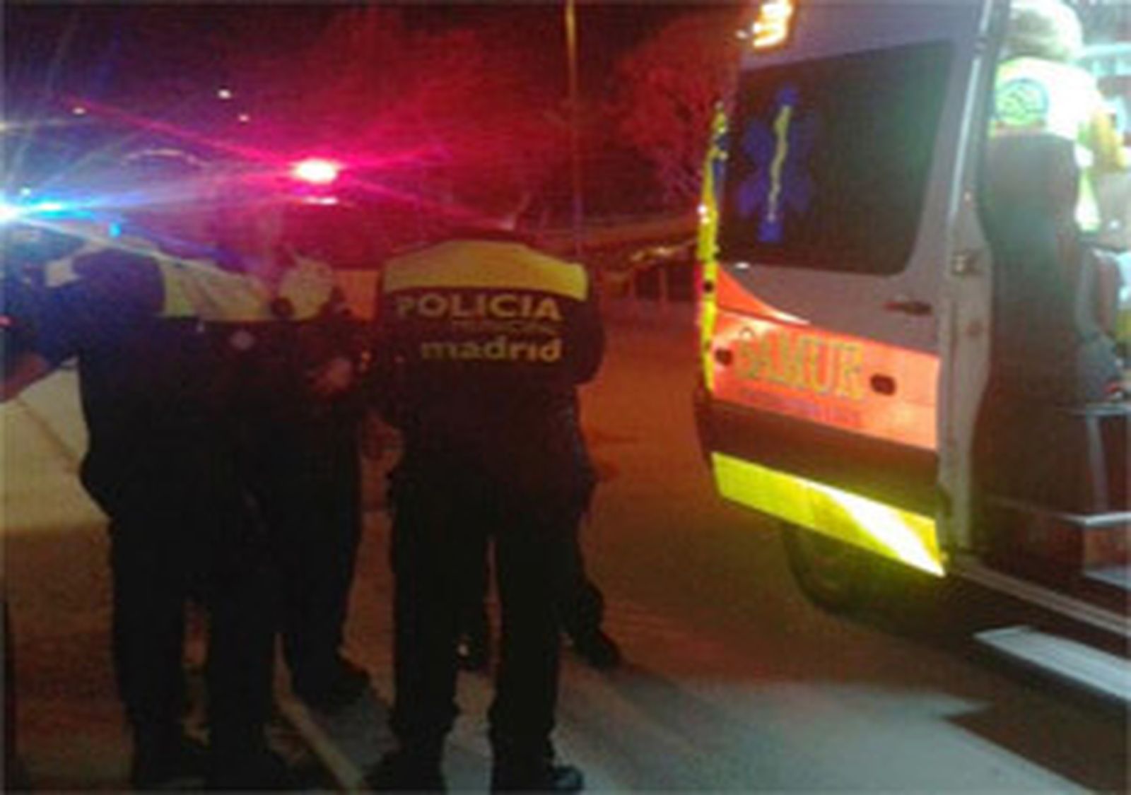 Agentes del Dto. de Arganzuela salvan a un ciudadano “in extremis” de morir ahogado en el río manzanares