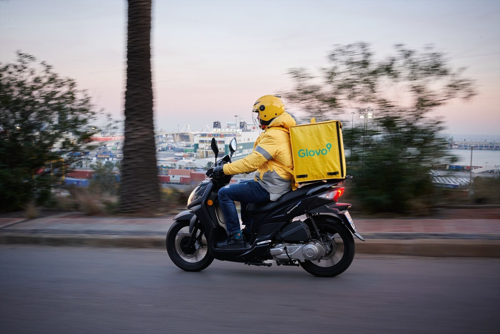 Un trabajador de Glovo