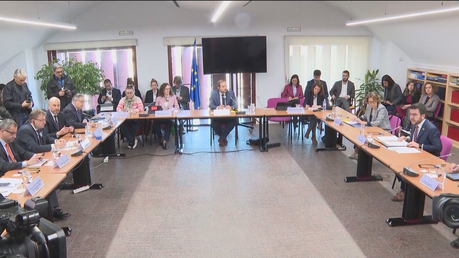 Aragonés se presenta ante la misión europea que investiga Pegasus y acusa a Gobierno de falta de "colaboración activa"