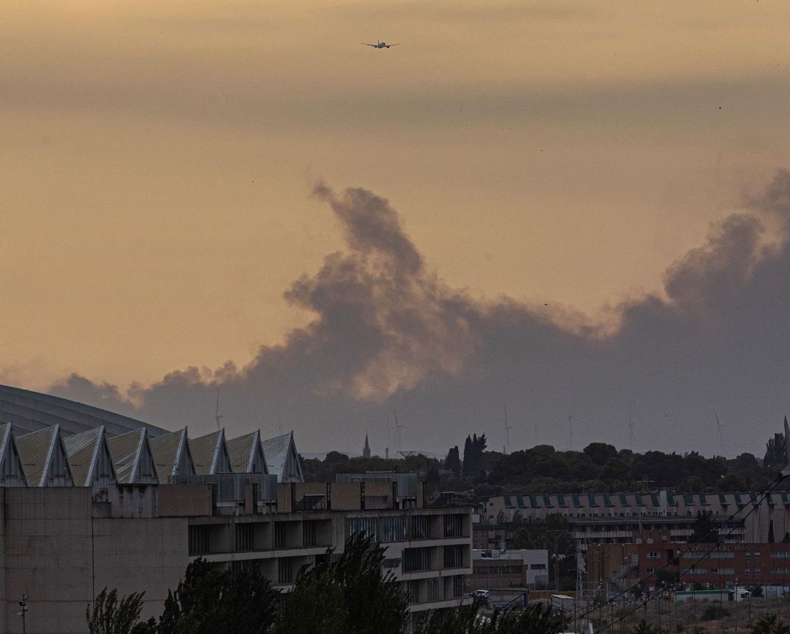 El incendio forestal en Moncayo, Zaragoza, obliga a evacuar varias localidades