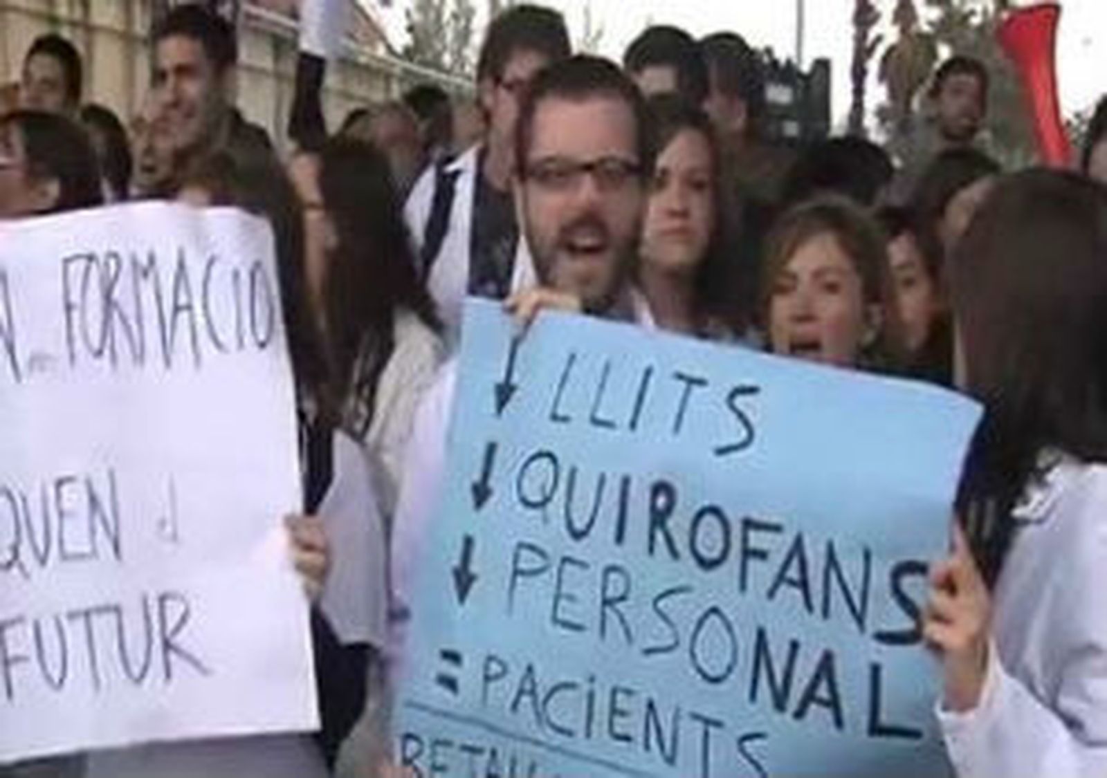 Los médicos catalanes afrontan el segundo día de huelga contra los recortes