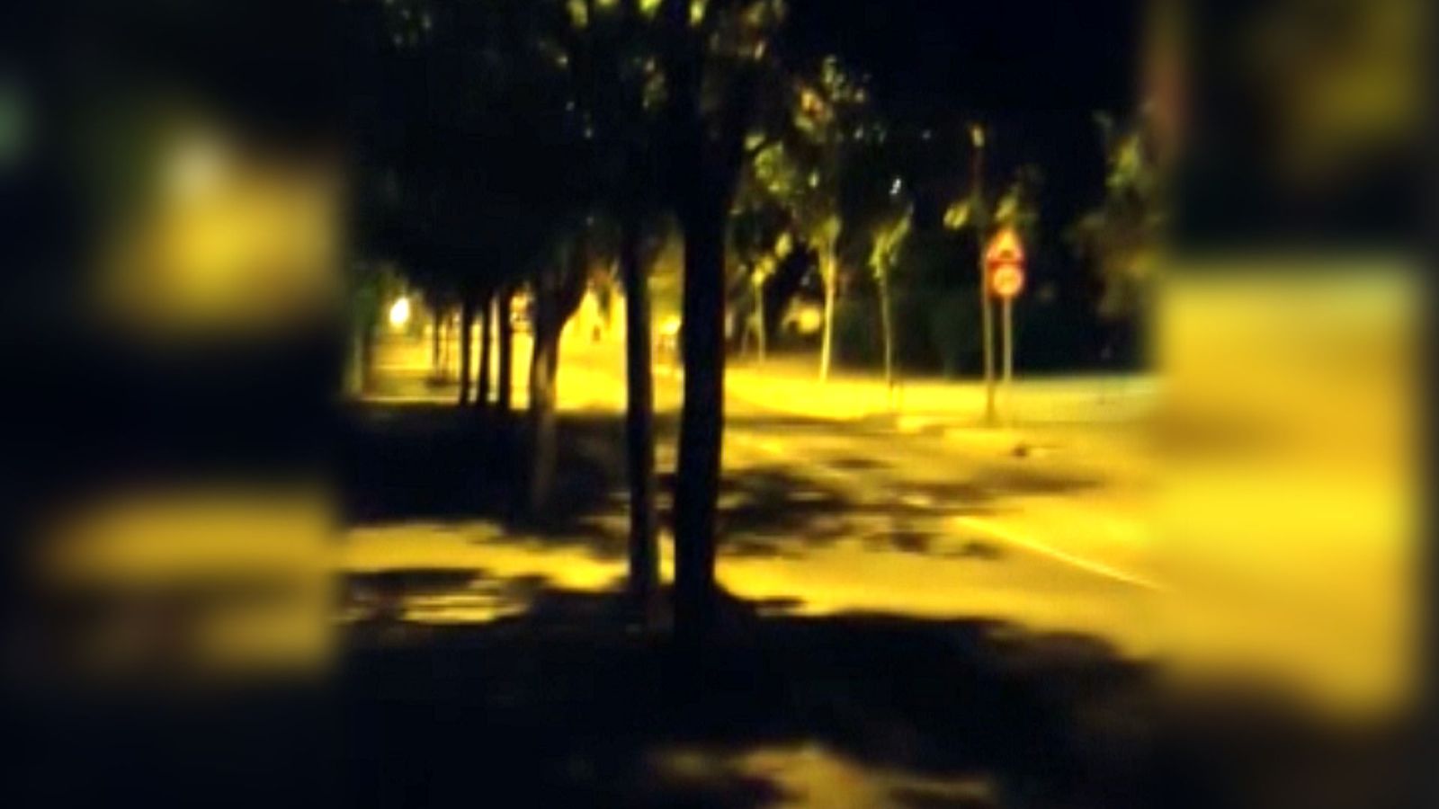 En penumbra en una calle de Aravaca