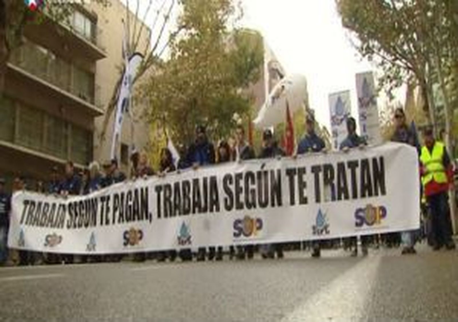 Unos 5.000 policías protestan en Madrid contra los recortes salariales