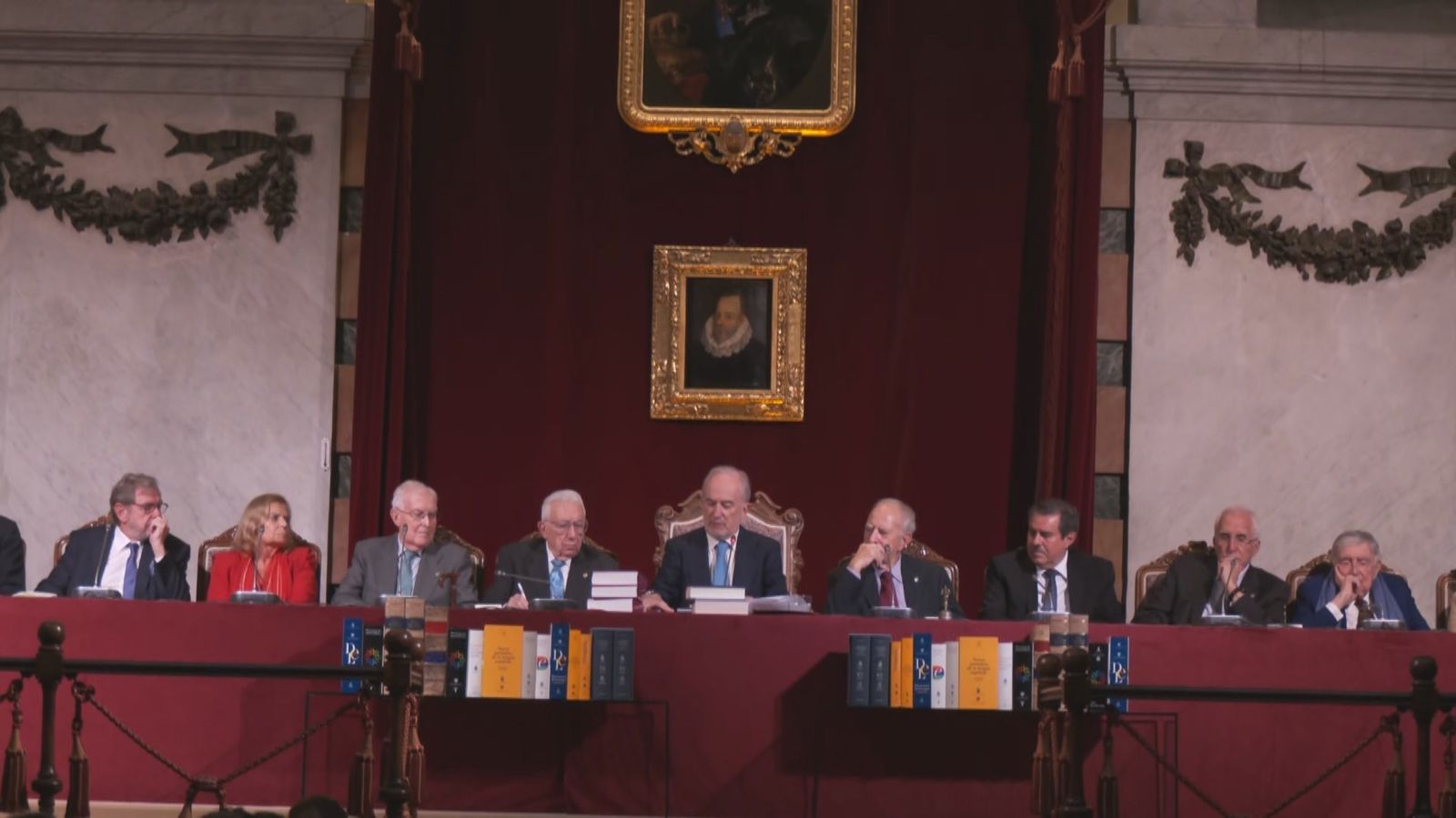 Por primera vez en su historia, la RAE celebra un pleno extraordinario con público en Madrid
