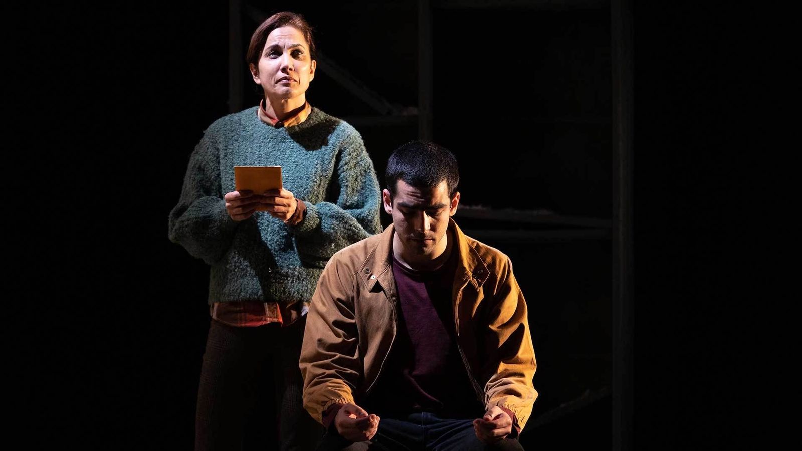 Llega al Teatro Pavón 'El sonido oculto', un thriller psicológico protagonizado por Toni Acosta y Omar Ayuso