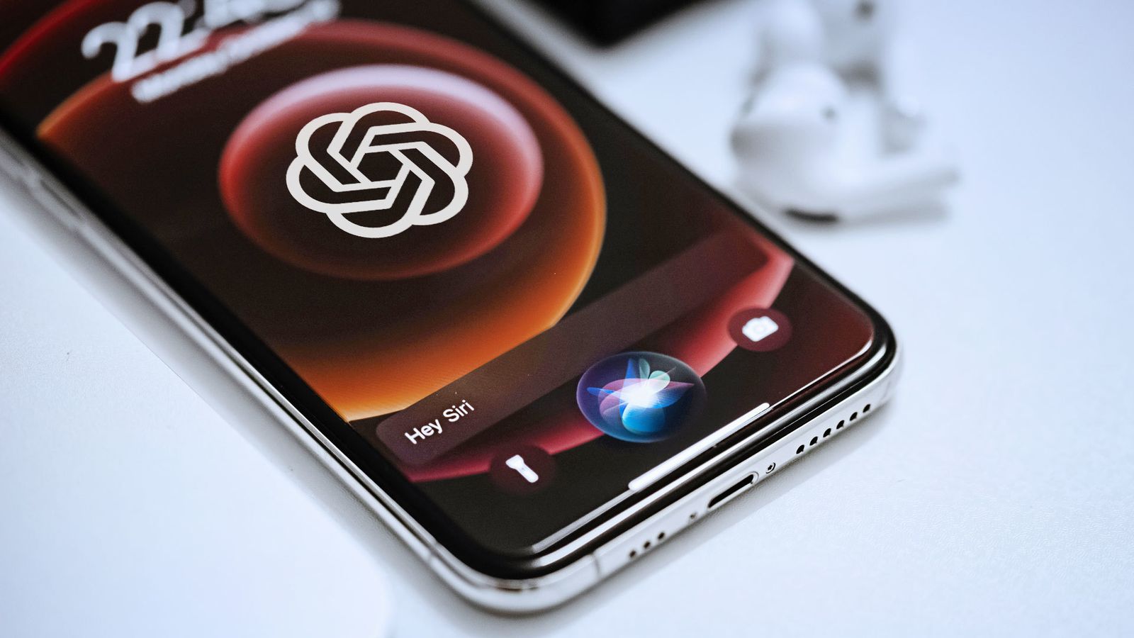 Apple integra ChatGPT en Siri