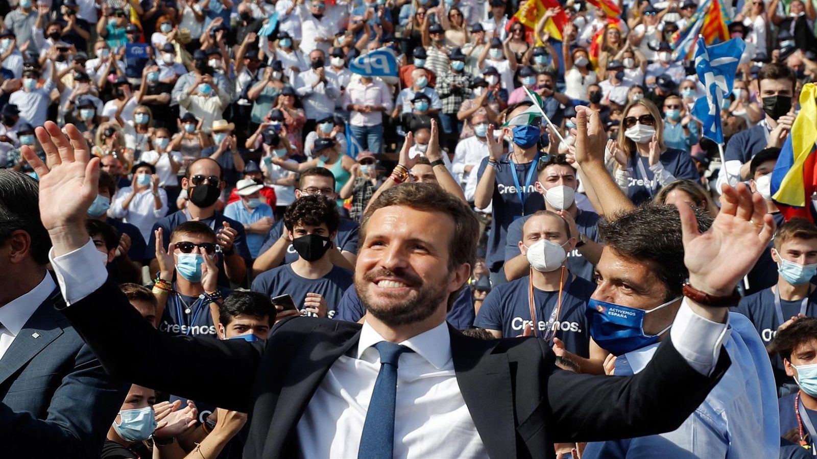Casado promete, ante 9.000 personas en Valencia, un cambio para España