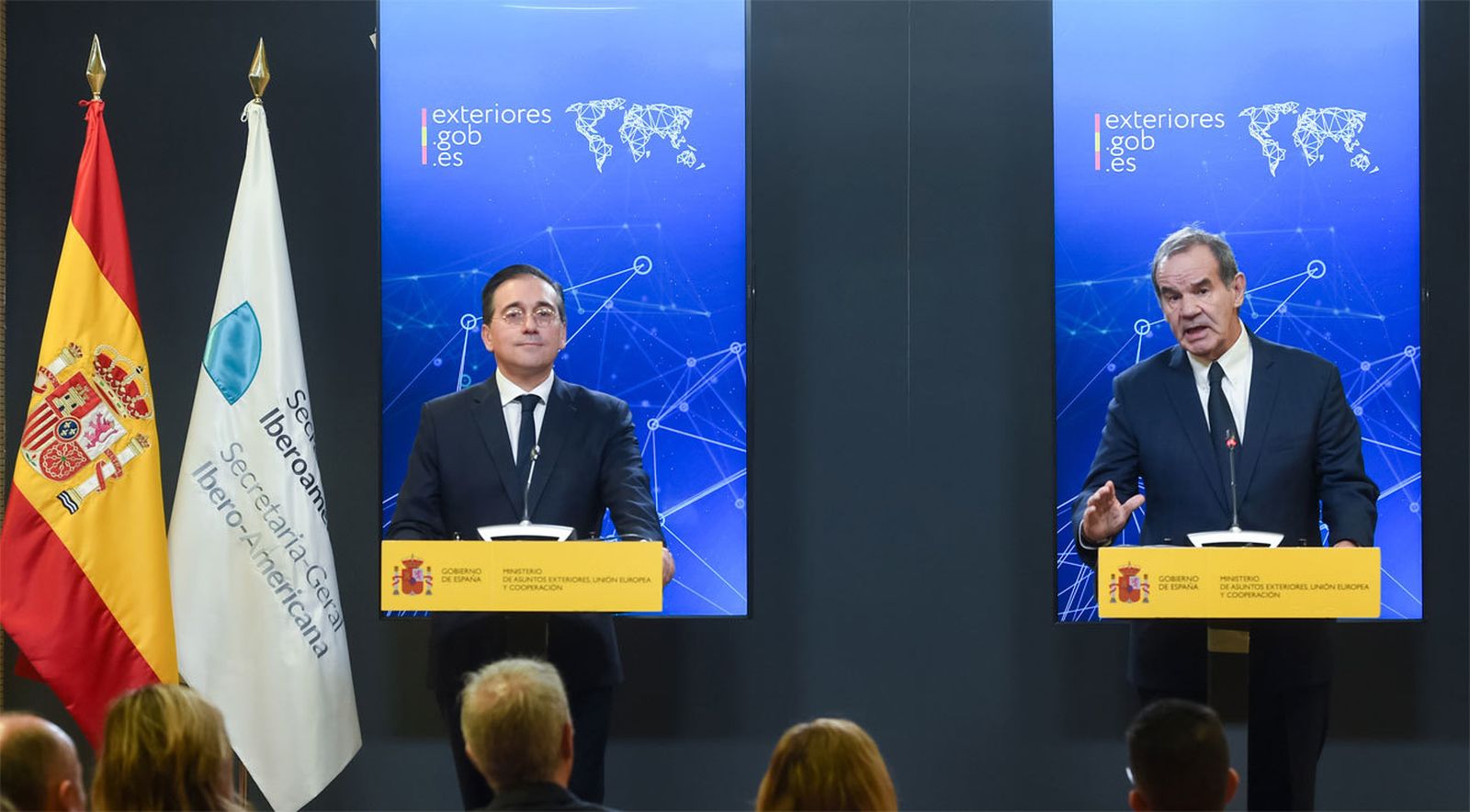 Jose Manuel Albares con Andrés Allamand