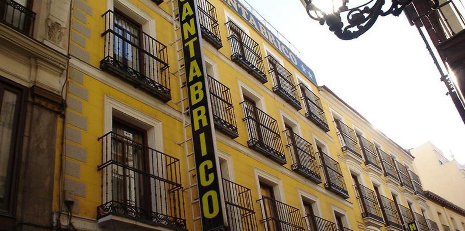 La Ingobernable okupa un edificio en el centro de Madrid