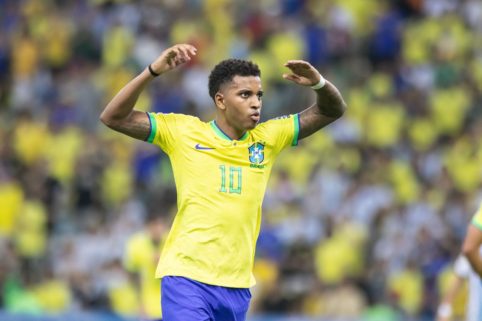 Rodrygo, jugando con Brasil