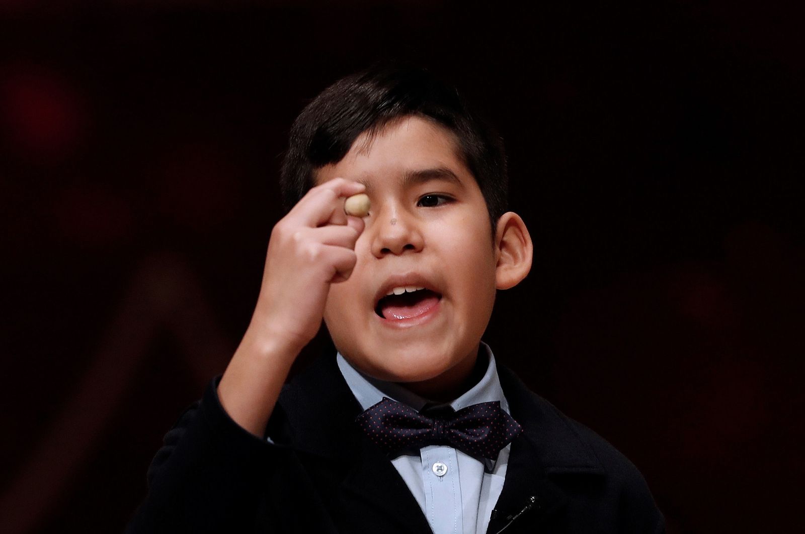 Samuel Dávalos Durán canta el 19.371, agraciado con un quinto premio