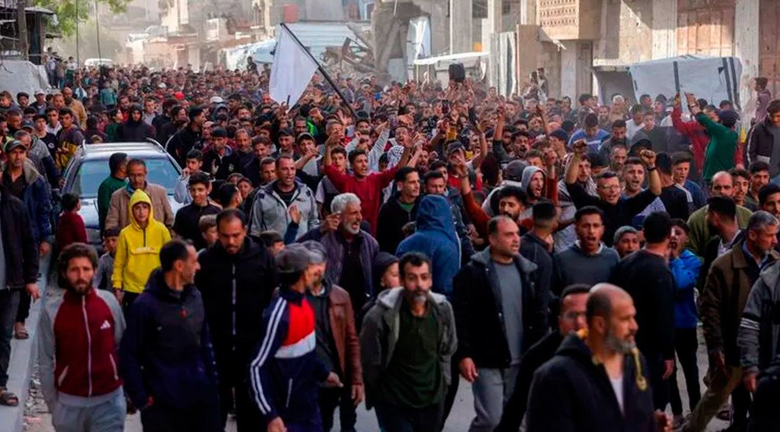 Manifestantes en Gaza gritan "¡Fuera Hamás!" y "¡Basta de guerras!"