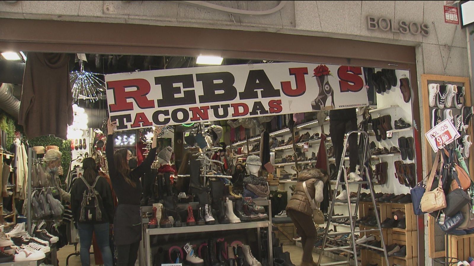 Día de compras antes de Reyes con las primeras rebajas