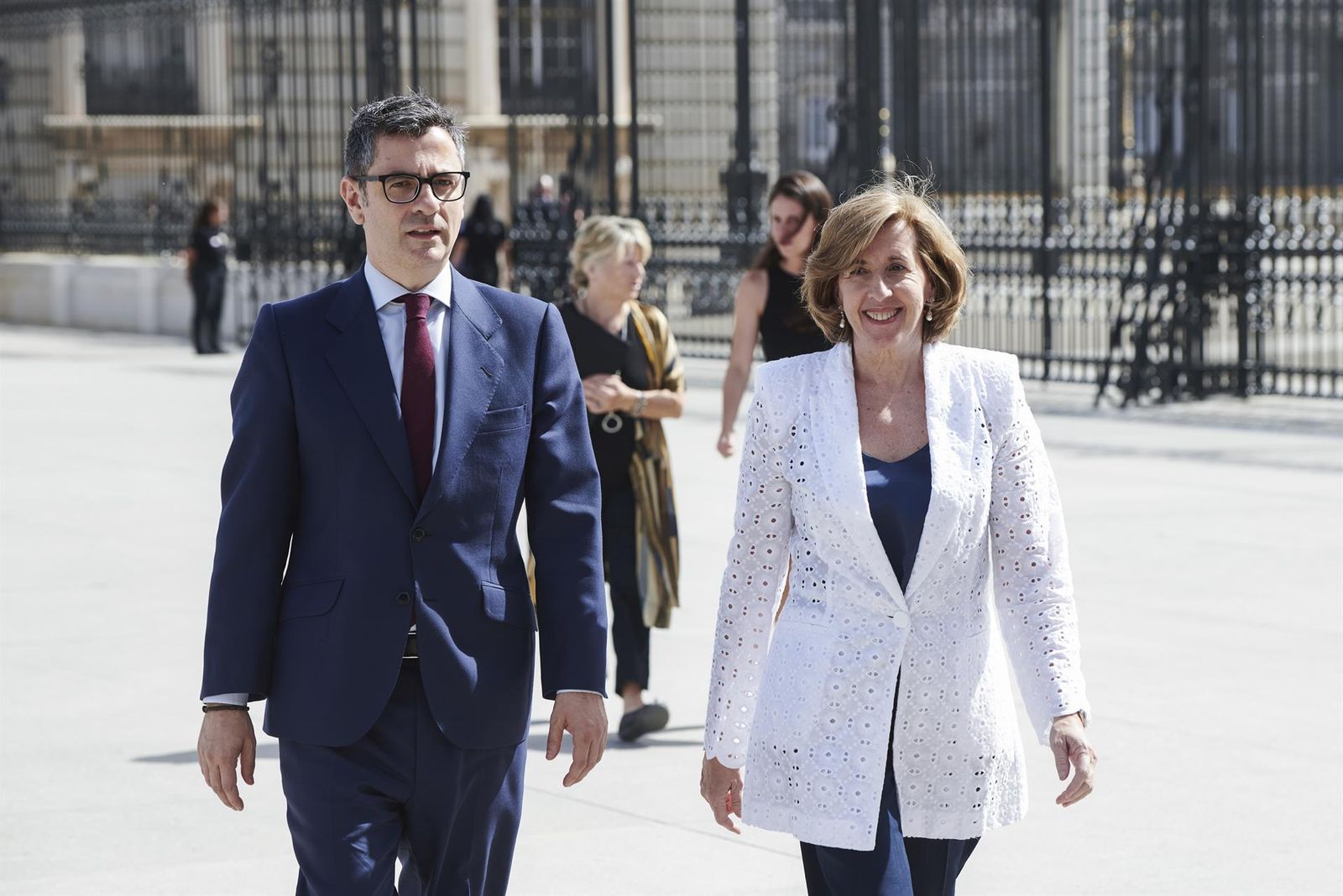 El ministro de la Presidencia, Félix Bolaños, y la presidenta del Patrimonio Nacional, Ana de la Cueva