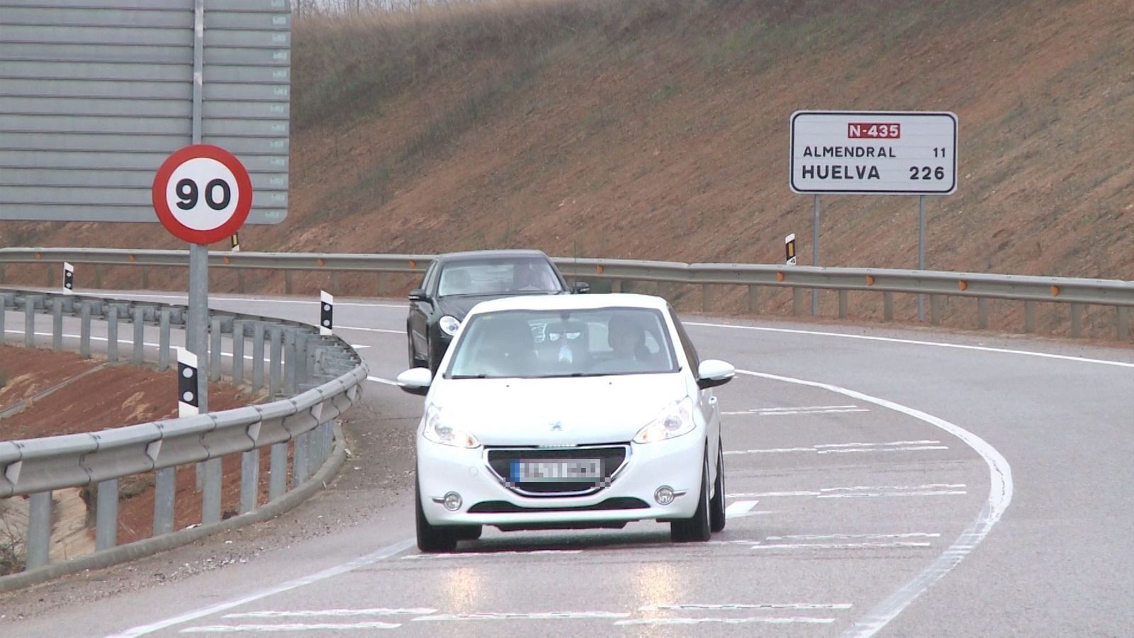 España, cerca de eliminar el margen de los 20 km/h para adelantar en carreteras convencionales