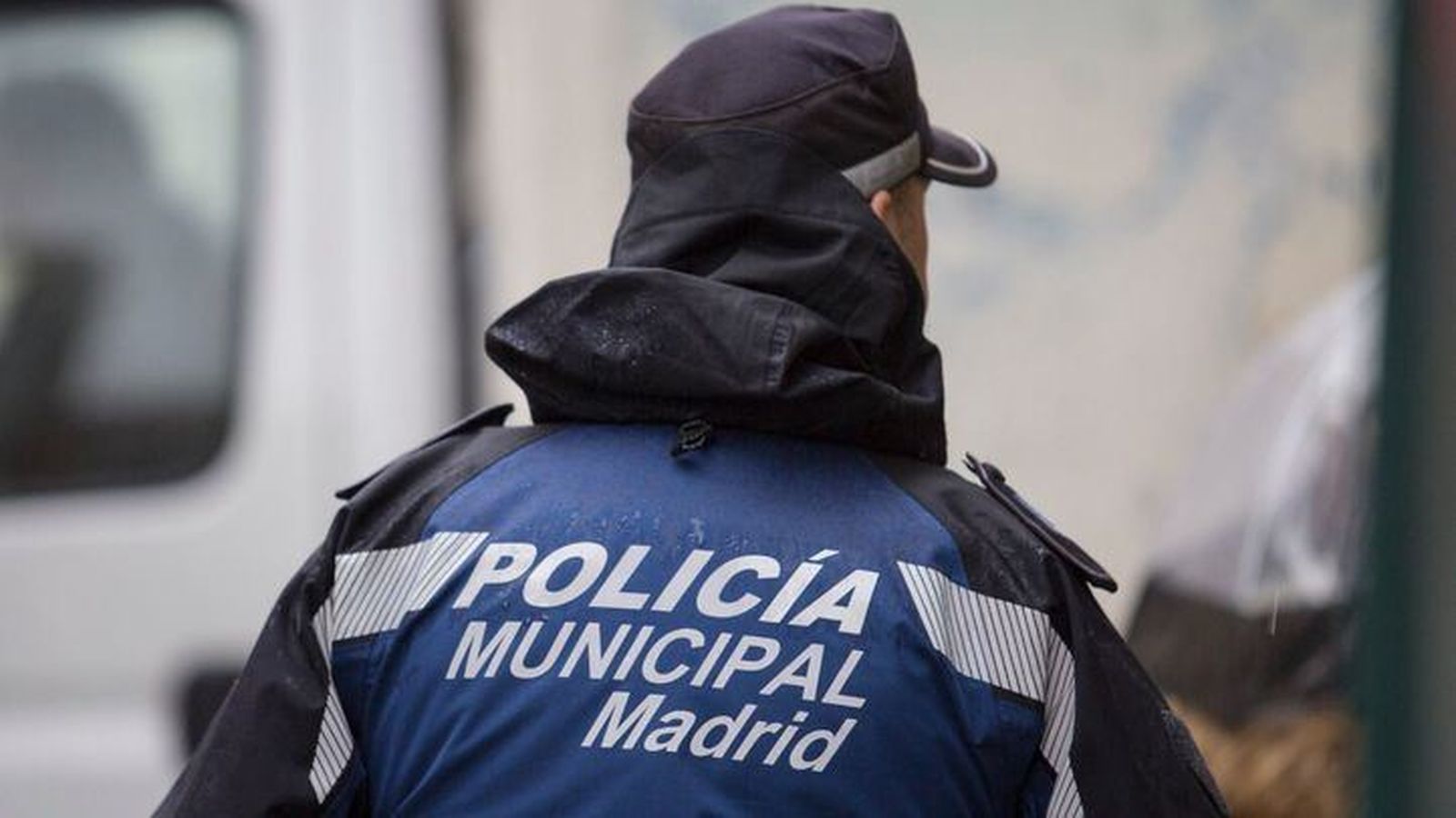 La Policía Municipal detuvo o imputó en 2020 a 7.479 personas, un 19% menos, y todos los delitos bajaron por la pandemia